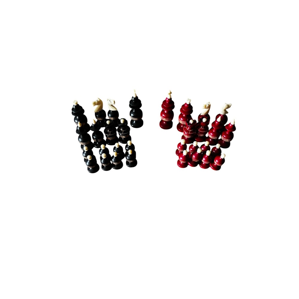 Vintage Hand Carved Wooden Chess Set Folding Board Red Black Pieces Decorative - Picture 7 of 10